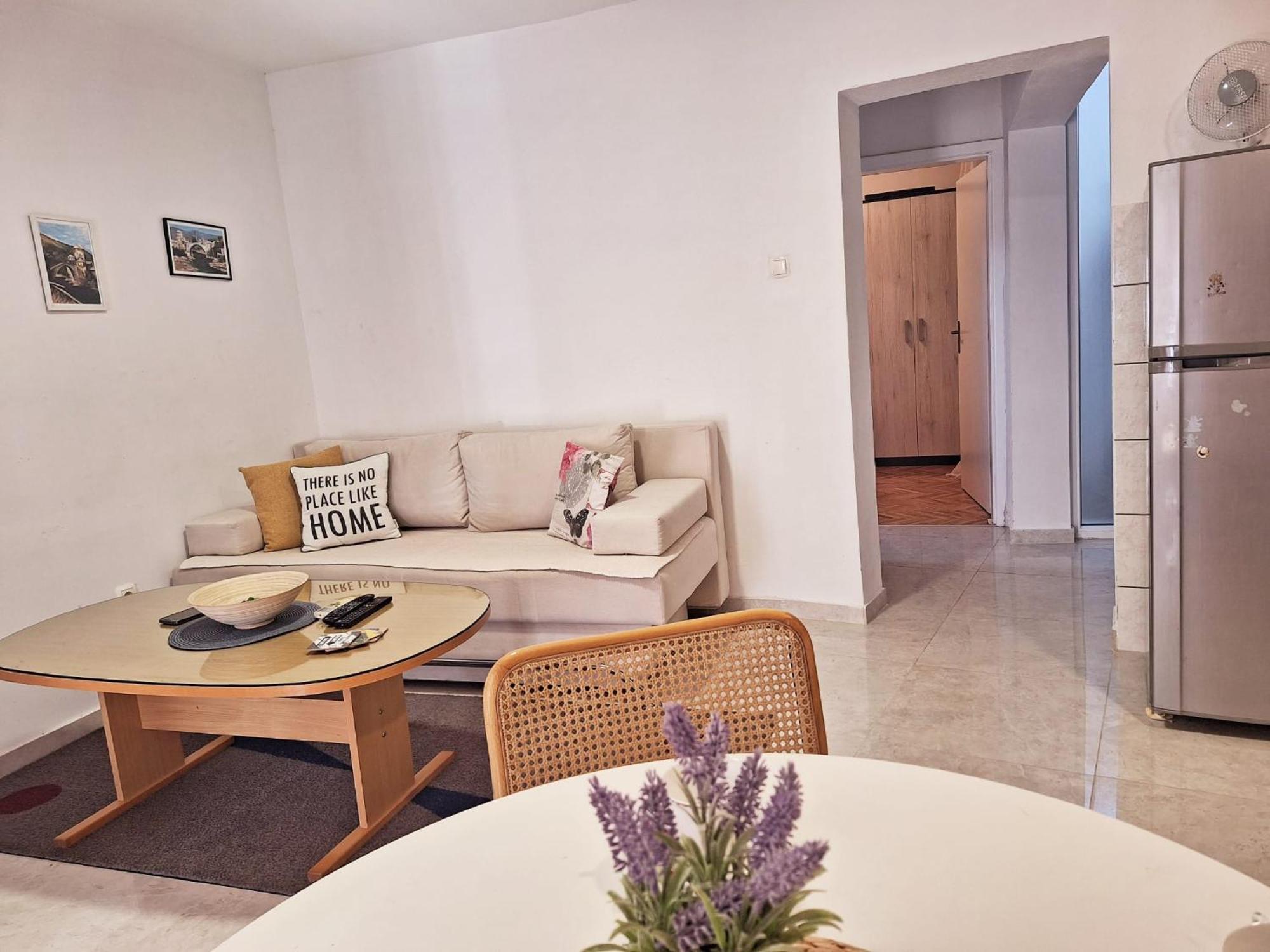 מוסטר Apartman Square מראה חיצוני תמונה
